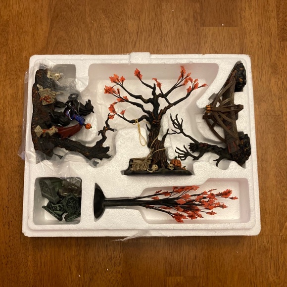 Department 56 Legends of Sleepy Hollow set - Picture 2 of 5